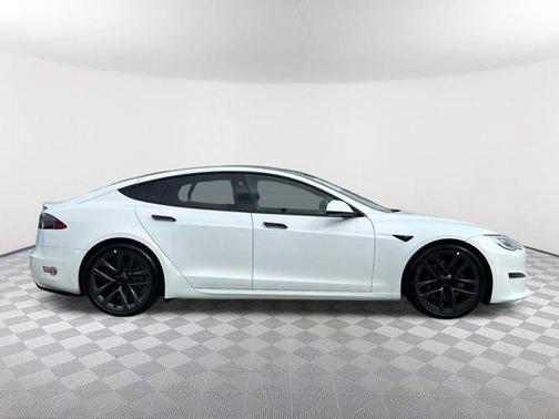 2022 Tesla Model S Plaid