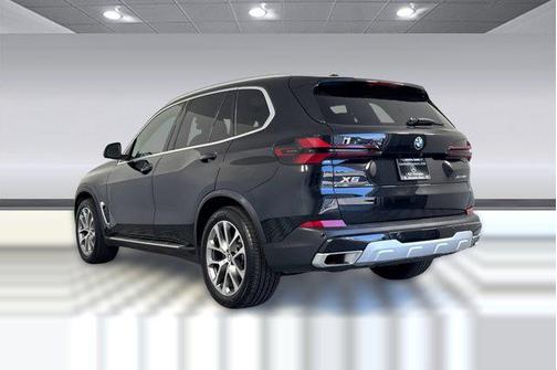 Black 2026 BMW X5 xDrive40i