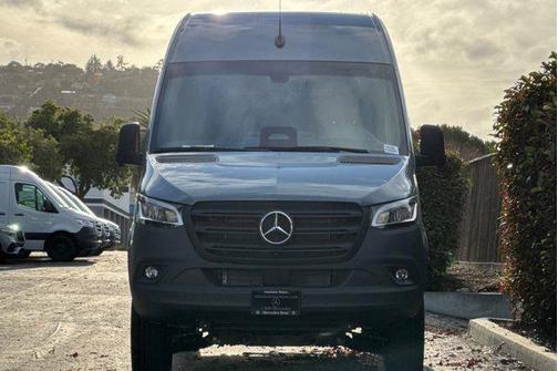 2026 Mercedes-Benz Sprinter 2500 Standard Roof