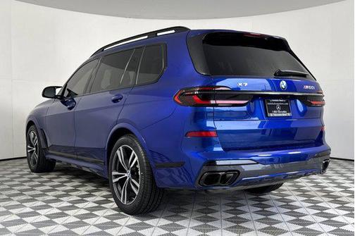 2025 BMW X7 M60i