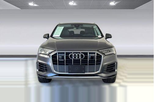 Samurai Gray Metallic 2024 Audi Q7 55 Premium Plus