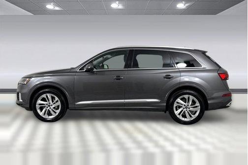 Samurai Gray Metallic 2024 Audi Q7 55 Premium Plus