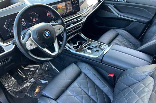 2024 BMW X7 xDrive40i