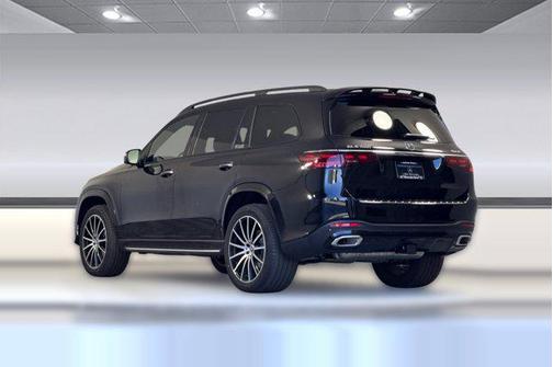 Obsidian Black Metallic 2026 Mercedes-Benz GLS 580 4MATIC