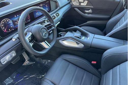Obsidian Black Metallic 2026 Mercedes-Benz GLS 580 4MATIC