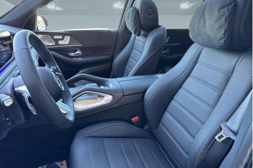 Obsidian Black Metallic 2026 Mercedes-Benz GLS 580 4MATIC