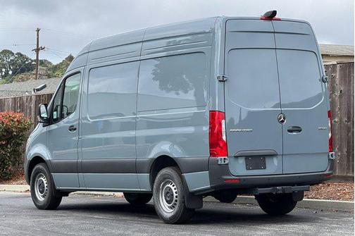 2025 Mercedes-Benz Sprinter 2500 Standard Roof