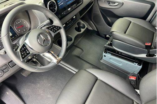 2025 Mercedes-Benz Sprinter 2500 Standard Roof