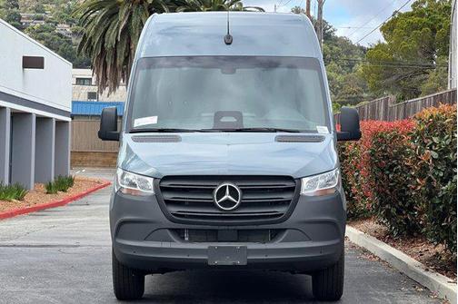 2025 Mercedes-Benz Sprinter 2500 Standard Roof