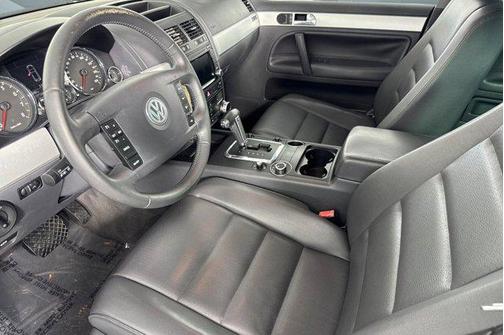 Campanella White 2009 Volkswagen Touareg 2 VR6