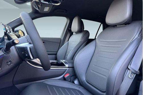 Obsidian Black Metallic 2026 Mercedes-Benz GLC 300 4MATIC