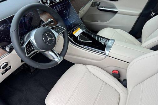 2026 Mercedes-Benz GLC 300 4MATIC