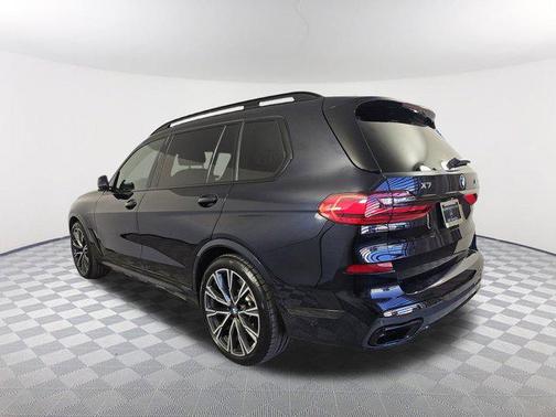 2021 BMW X7 M50i