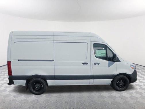 2025 Mercedes-Benz Sprinter 2500 Standard Roof
