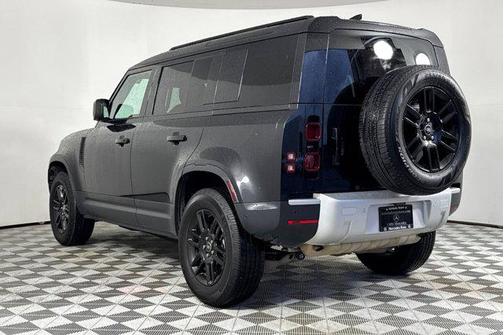 2025 Land Rover Defender 110 P300