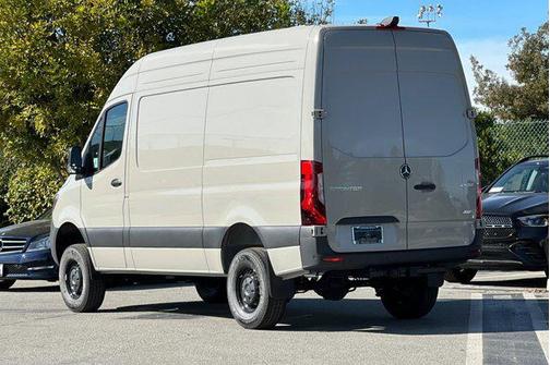 2025 Mercedes-Benz Sprinter 2500 Standard Roof
