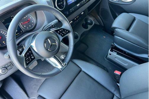 2025 Mercedes-Benz Sprinter 2500 Standard Roof