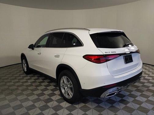 2025 Mercedes-Benz GLC 300 4MATIC