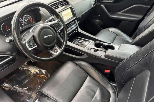 2017 Jaguar F-PACE 35t R-Sport