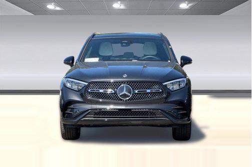Graphite Grey Metallic 2026 Mercedes-Benz GLC 300 4MATIC