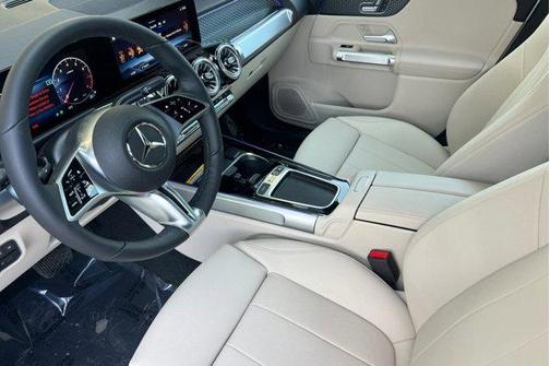 2025 Mercedes-Benz GLB 250 4MATIC