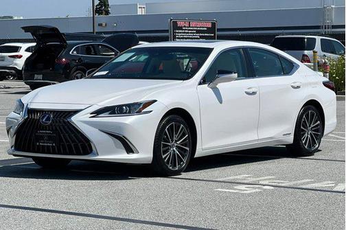 2022 Lexus ES 300h Base