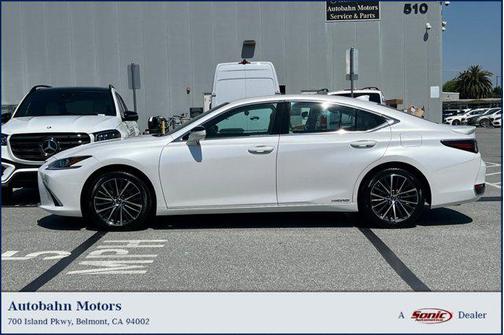 2022 Lexus ES 300h Base