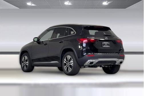 Night Black 2026 Mercedes-Benz GLA 250 4MATIC