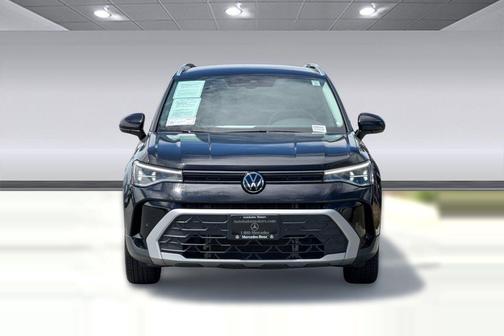 Pure White 2025 Volkswagen Taos 1.5T SE