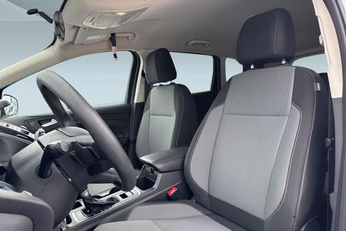 Oxford White 2017 Ford Escape SE