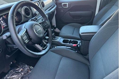 Bright White Clearcoat 2018 Jeep Wrangler Sport S