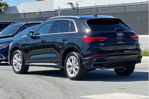 2022 Audi Q3 45 S line Premium