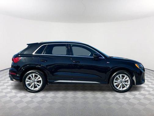 2022 Audi Q3 45 S line Premium