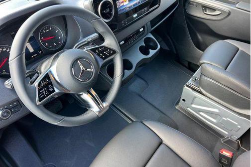 2026 Mercedes-Benz Sprinter 2500 Standard Roof