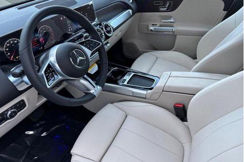Polar White 2026 Mercedes-Benz GLB 250 Base
