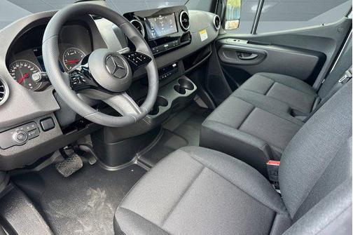 2025 Mercedes-Benz Sprinter 2500 High Roof