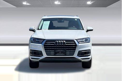 White 2019 Audi Q7 45 Premium
