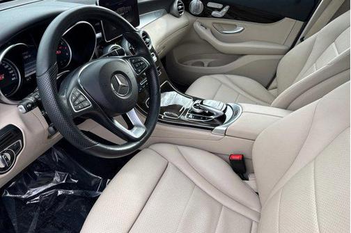 2017 Mercedes-Benz GLC 300 4MATIC