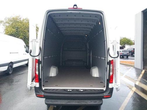 2025 Mercedes-Benz Sprinter 2500 High Roof