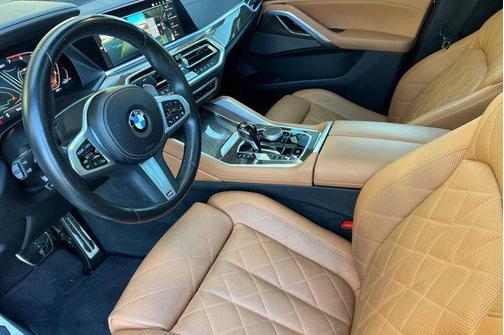 2023 BMW X6 M50i