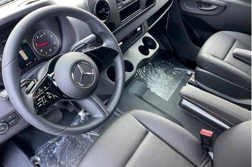 2025 Mercedes-Benz Sprinter 2500 Standard Roof