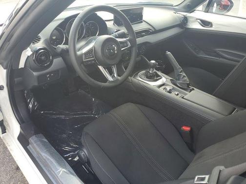 Snowflake White Pearl 2026 Mazda MX-5 Miata Club