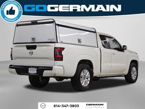 Glacier White 2022 Nissan Frontier SV