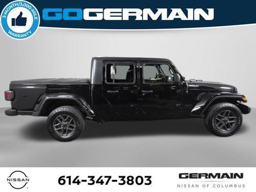 Black Clearcoat 2021 Jeep Gladiator Sport S
