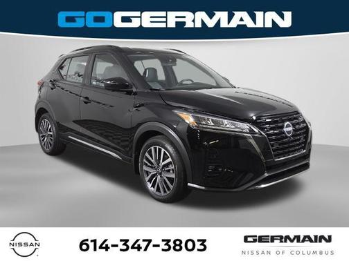 Super Black 2024 Nissan Kicks SR