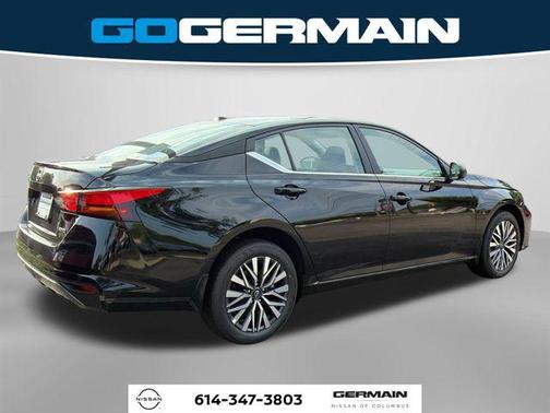 Super Black Clearcoat 2026 Nissan Altima 2.5 SV