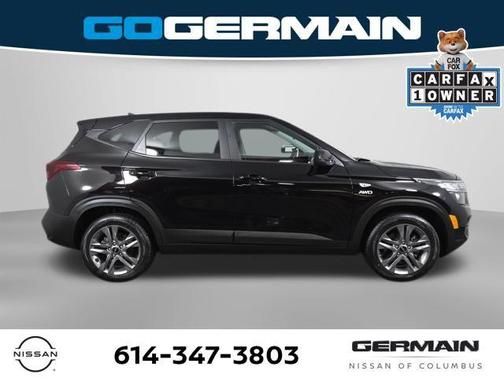 Cherry Black 2023 Kia Seltos LX