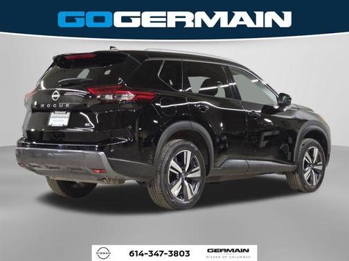 Super Black 2025 Nissan Rogue SL