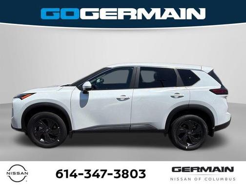 Everest White Pearl Tricoat 2026 Nissan Rogue SV