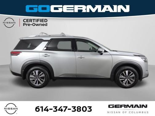 Brilliant Silver Metallic 2024 Nissan Pathfinder SL